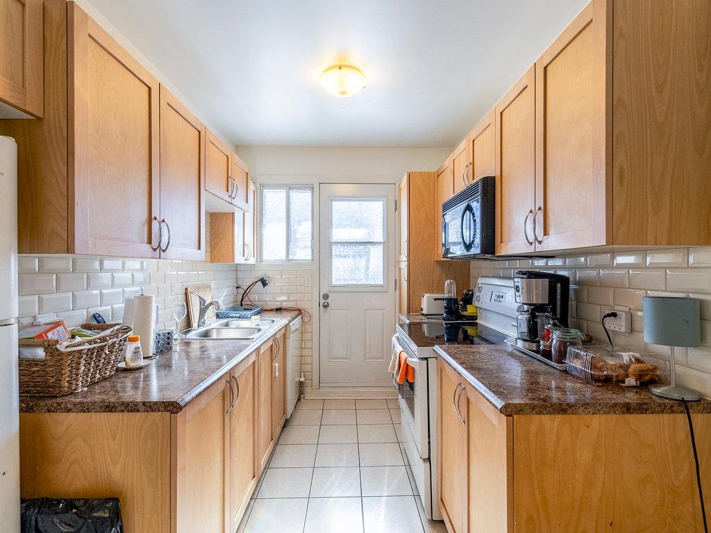 









5290

 - 5294


Av. MacMahon

,
Montréal (Côte-des-Neiges/Notre-Dame-de-Grâce),




QC
H4V2B7

