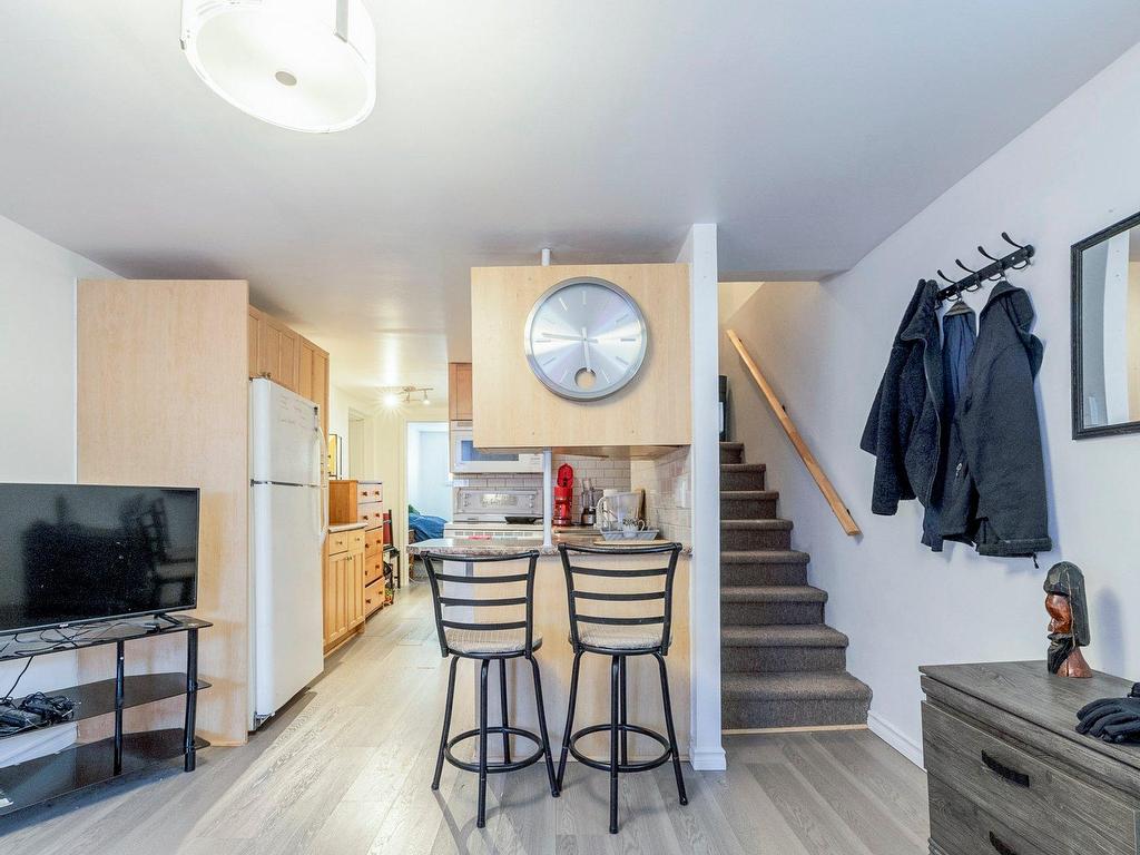 









5290

 - 5294


Av. MacMahon

,
Montréal (Côte-des-Neiges/Notre-Dame-de-Grâce),




QC
H4V2B7

