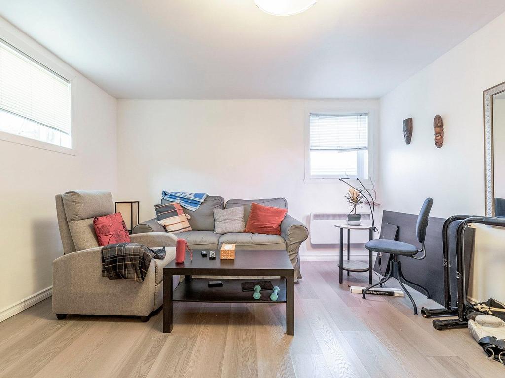 









5290

 - 5294


Av. MacMahon

,
Montréal (Côte-des-Neiges/Notre-Dame-de-Grâce),




QC
H4V2B7

