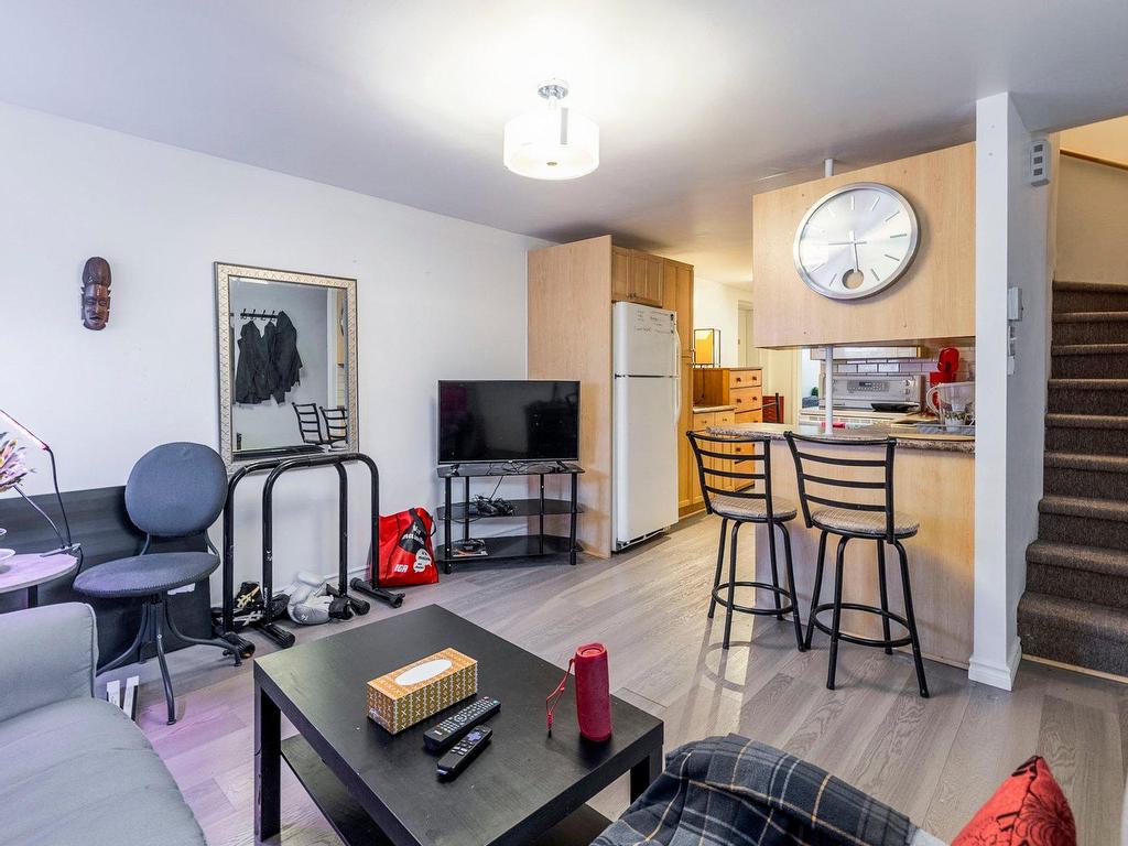









5290

 - 5294


Av. MacMahon

,
Montréal (Côte-des-Neiges/Notre-Dame-de-Grâce),




QC
H4V2B7


