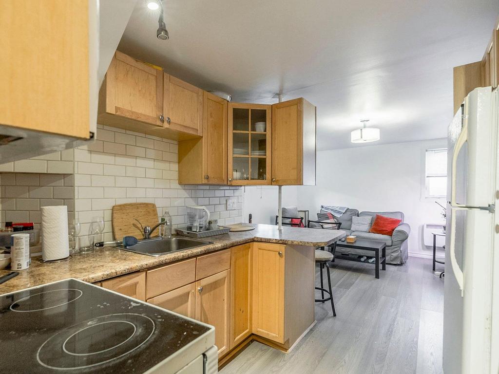 









5290

 - 5294


Av. MacMahon

,
Montréal (Côte-des-Neiges/Notre-Dame-de-Grâce),




QC
H4V2B7

