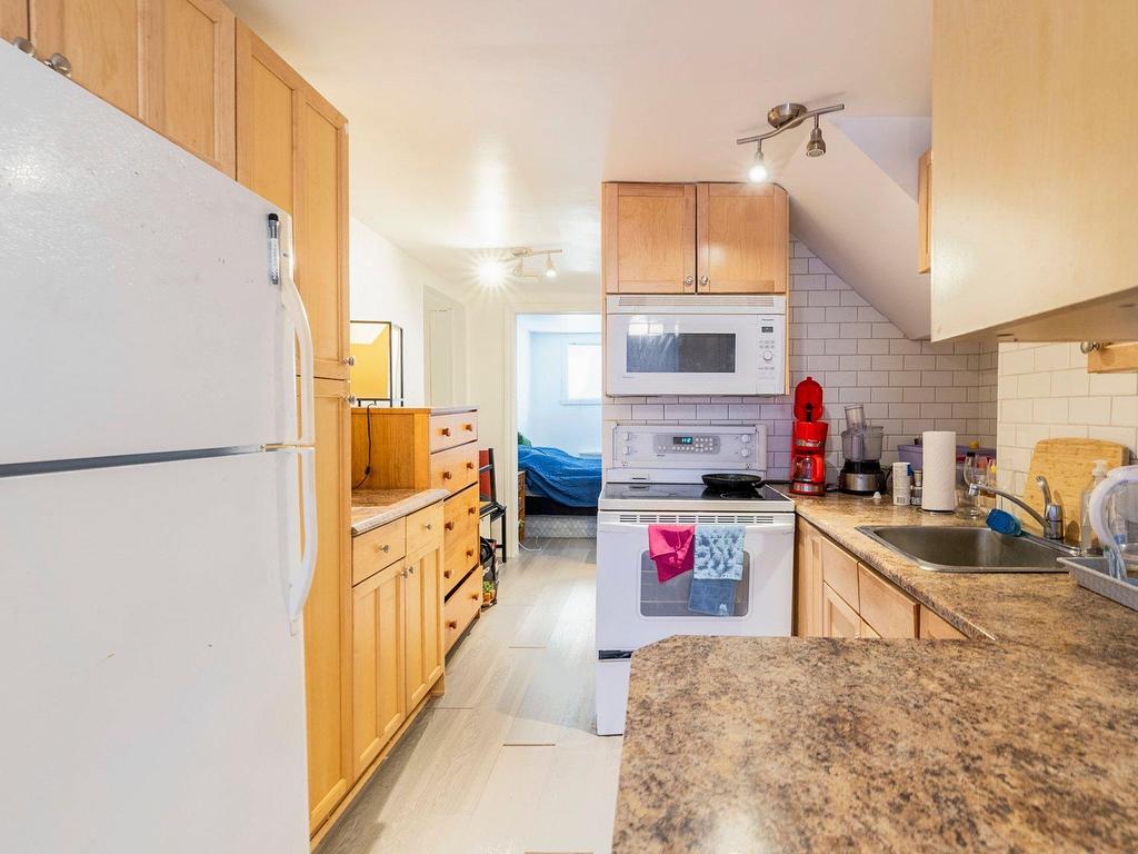 









5290

 - 5294


Av. MacMahon

,
Montréal (Côte-des-Neiges/Notre-Dame-de-Grâce),




QC
H4V2B7

