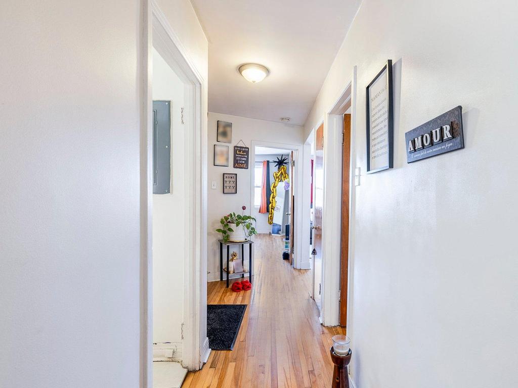 









5290

 - 5294


Av. MacMahon

,
Montréal (Côte-des-Neiges/Notre-Dame-de-Grâce),




QC
H4V2B7

