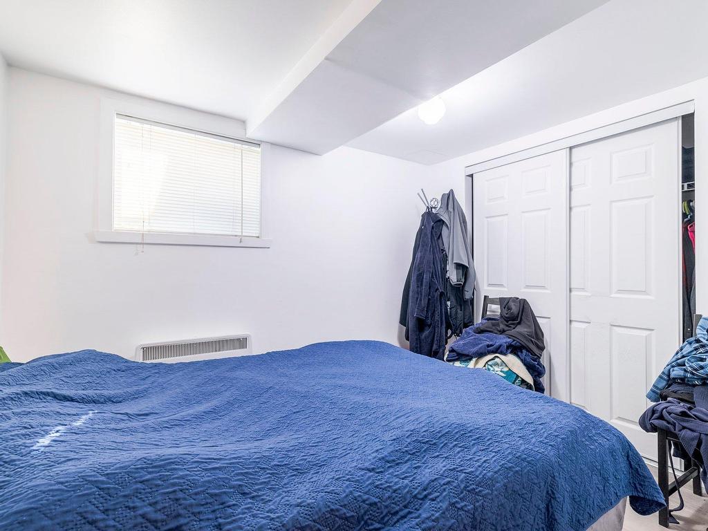 









5290

 - 5294


Av. MacMahon

,
Montréal (Côte-des-Neiges/Notre-Dame-de-Grâce),




QC
H4V2B7

