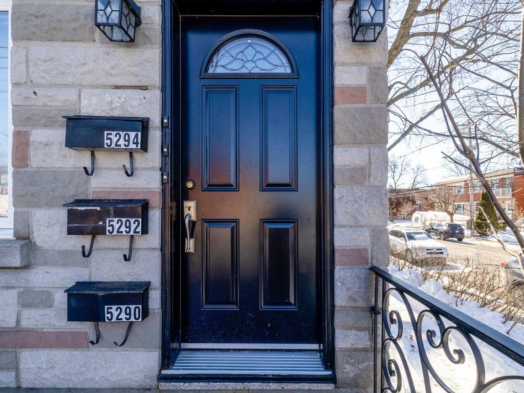 









5290

 - 5294


Av. MacMahon

,
Montréal (Côte-des-Neiges/Notre-Dame-de-Grâce),




QC
H4V2B7

