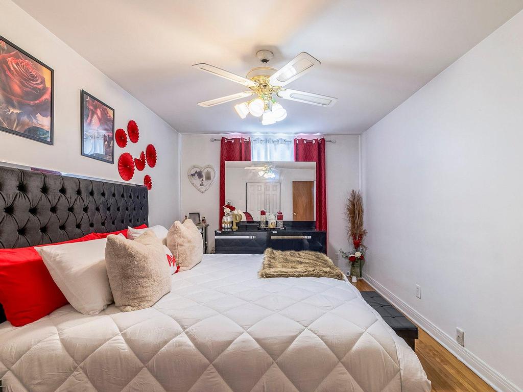 









5290

 - 5294


Av. MacMahon

,
Montréal (Côte-des-Neiges/Notre-Dame-de-Grâce),




QC
H4V2B7

