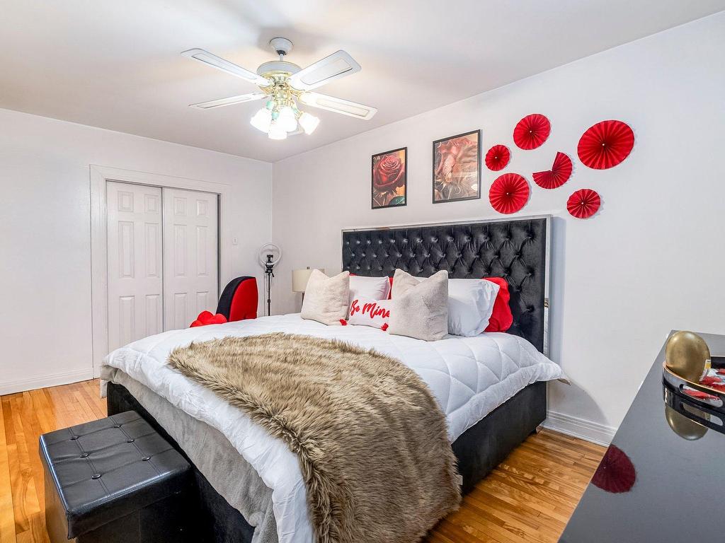 









5290

 - 5294


Av. MacMahon

,
Montréal (Côte-des-Neiges/Notre-Dame-de-Grâce),




QC
H4V2B7

