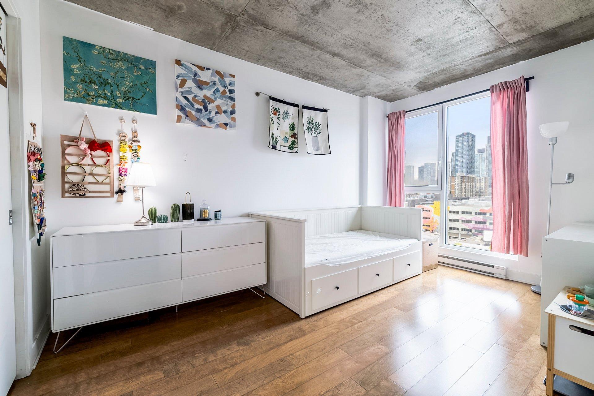 









235


Rue Peel

, 1011,
Montréal (Le Sud-Ouest),




QC
H3C0P8

