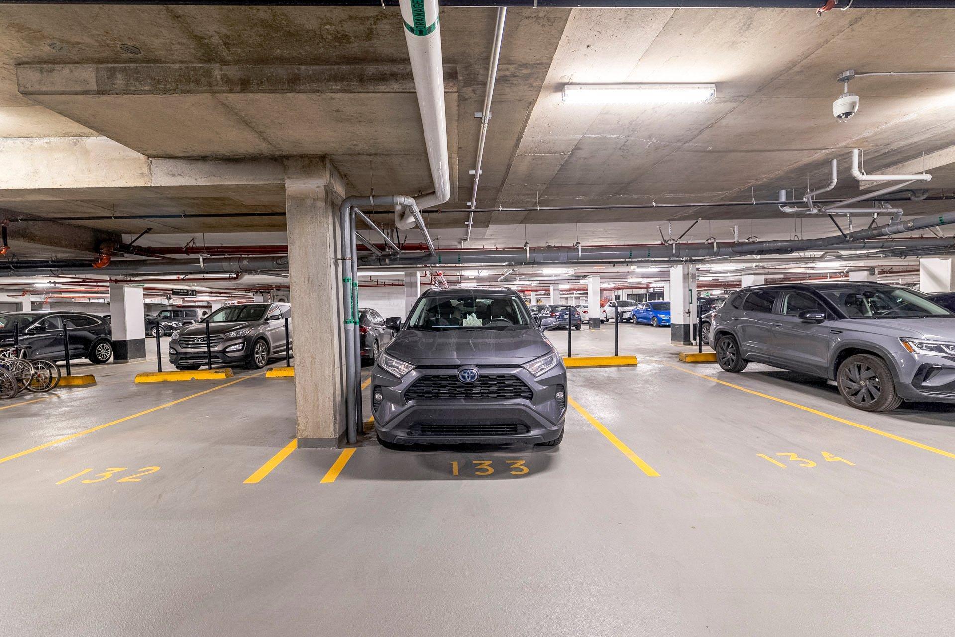 









235


Rue Peel

, 1011,
Montréal (Le Sud-Ouest),




QC
H3C0P8


