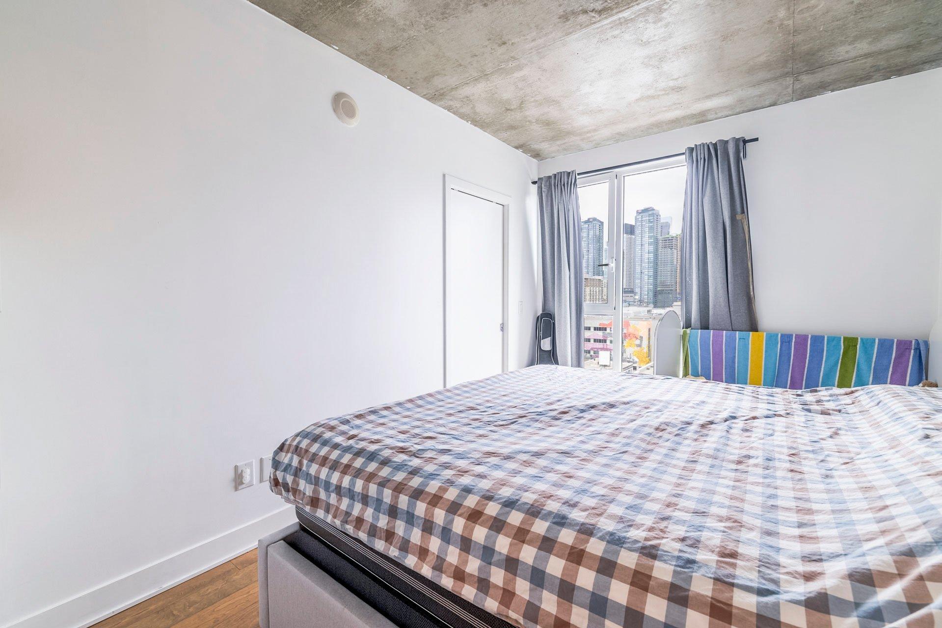 









235


Rue Peel

, 1011,
Montréal (Le Sud-Ouest),




QC
H3C0P8

