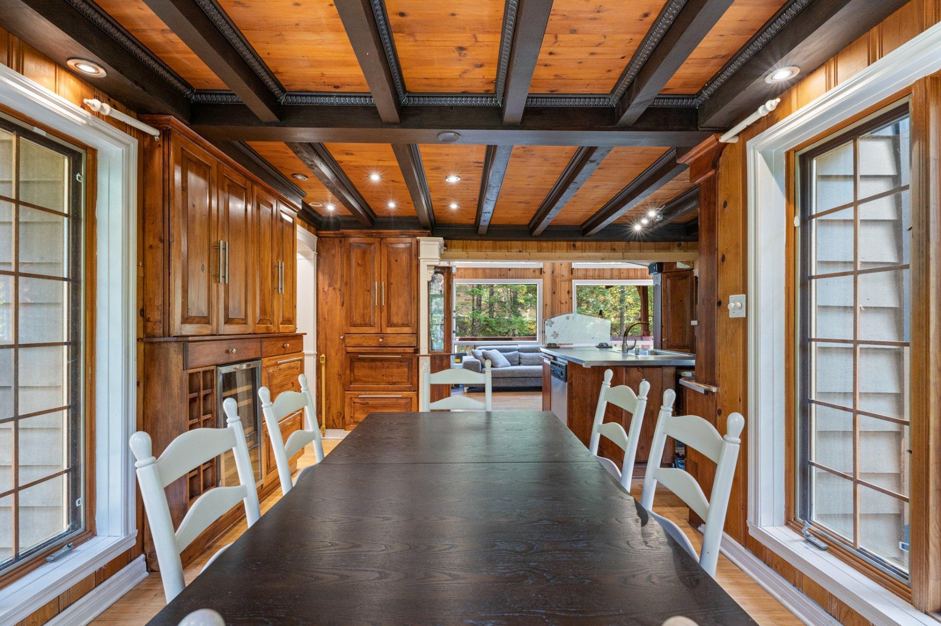 









470


Rue de l'Edelweiss

,
Sainte-Agathe-des-Monts,




QC
J8C0J9

