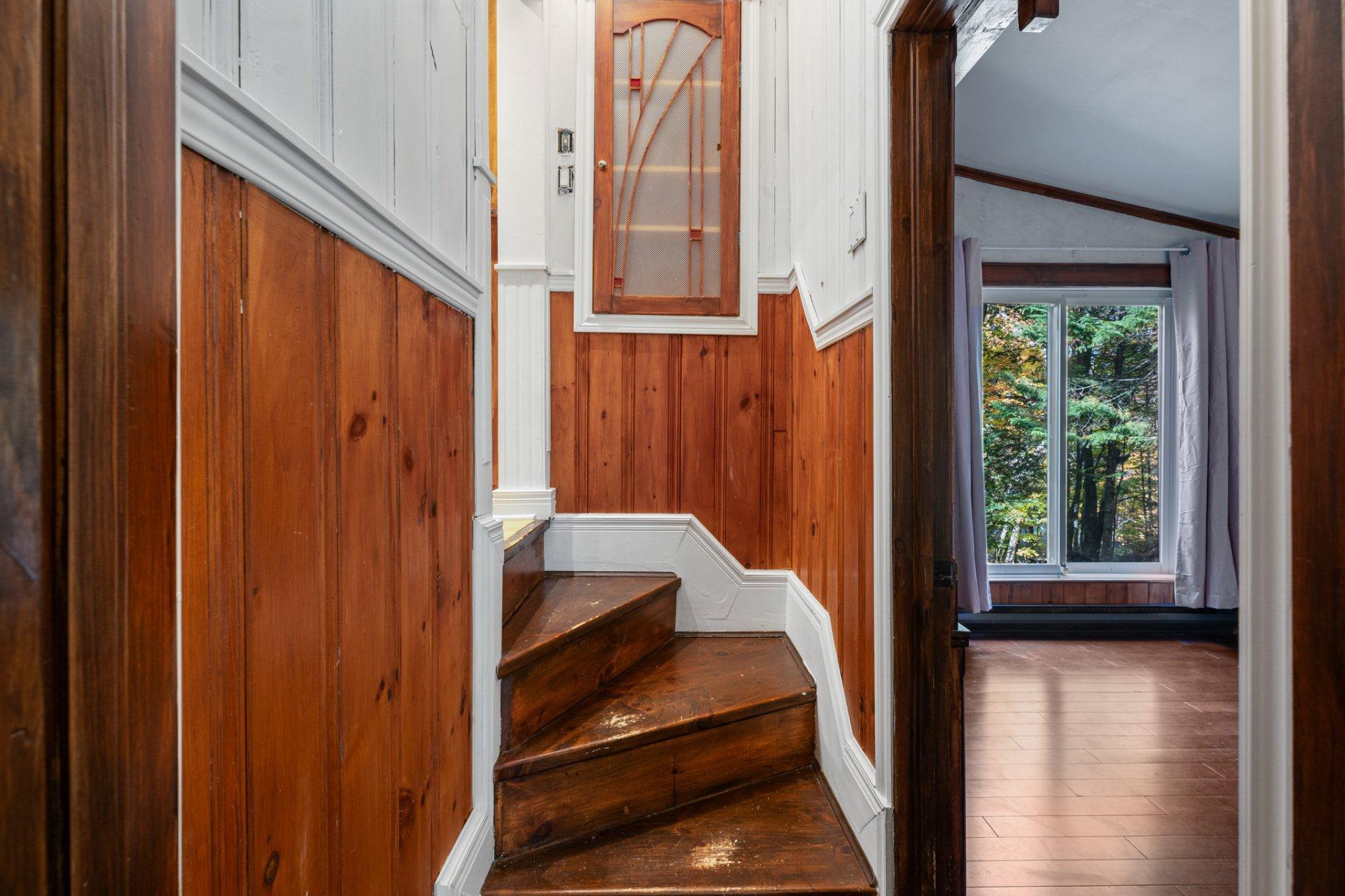 









470


Rue de l'Edelweiss

,
Sainte-Agathe-des-Monts,




QC
J8C0J9

