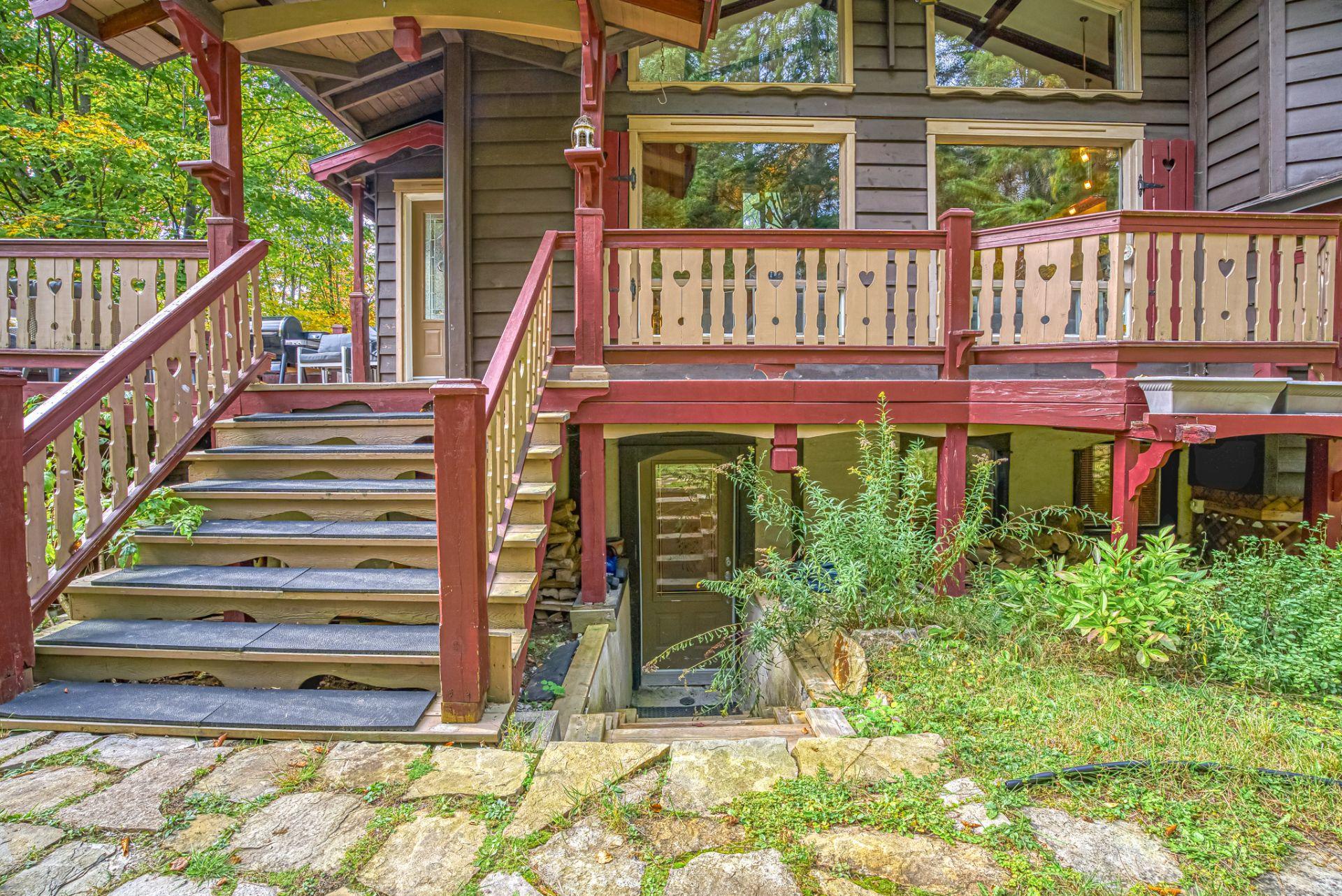 









470


Rue de l'Edelweiss

,
Sainte-Agathe-des-Monts,




QC
J8C0J9


