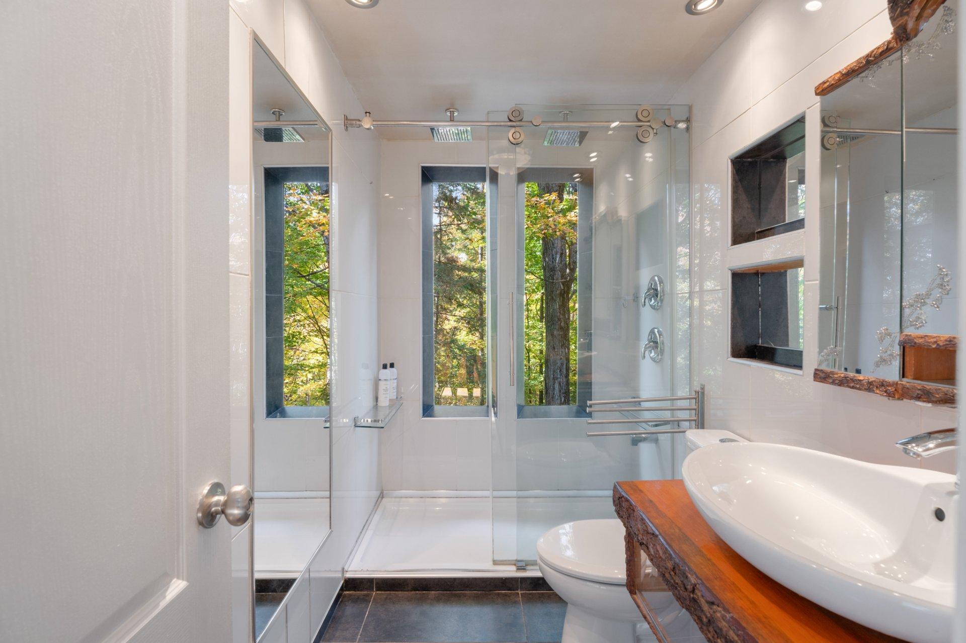 









470


Rue de l'Edelweiss

,
Sainte-Agathe-des-Monts,




QC
J8C0J9

