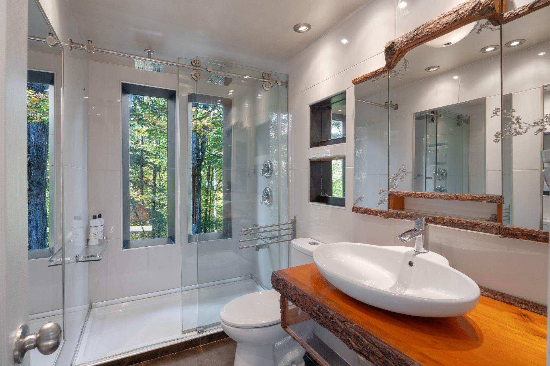 









470


Rue de l'Edelweiss

,
Sainte-Agathe-des-Monts,




QC
J8C0J9

