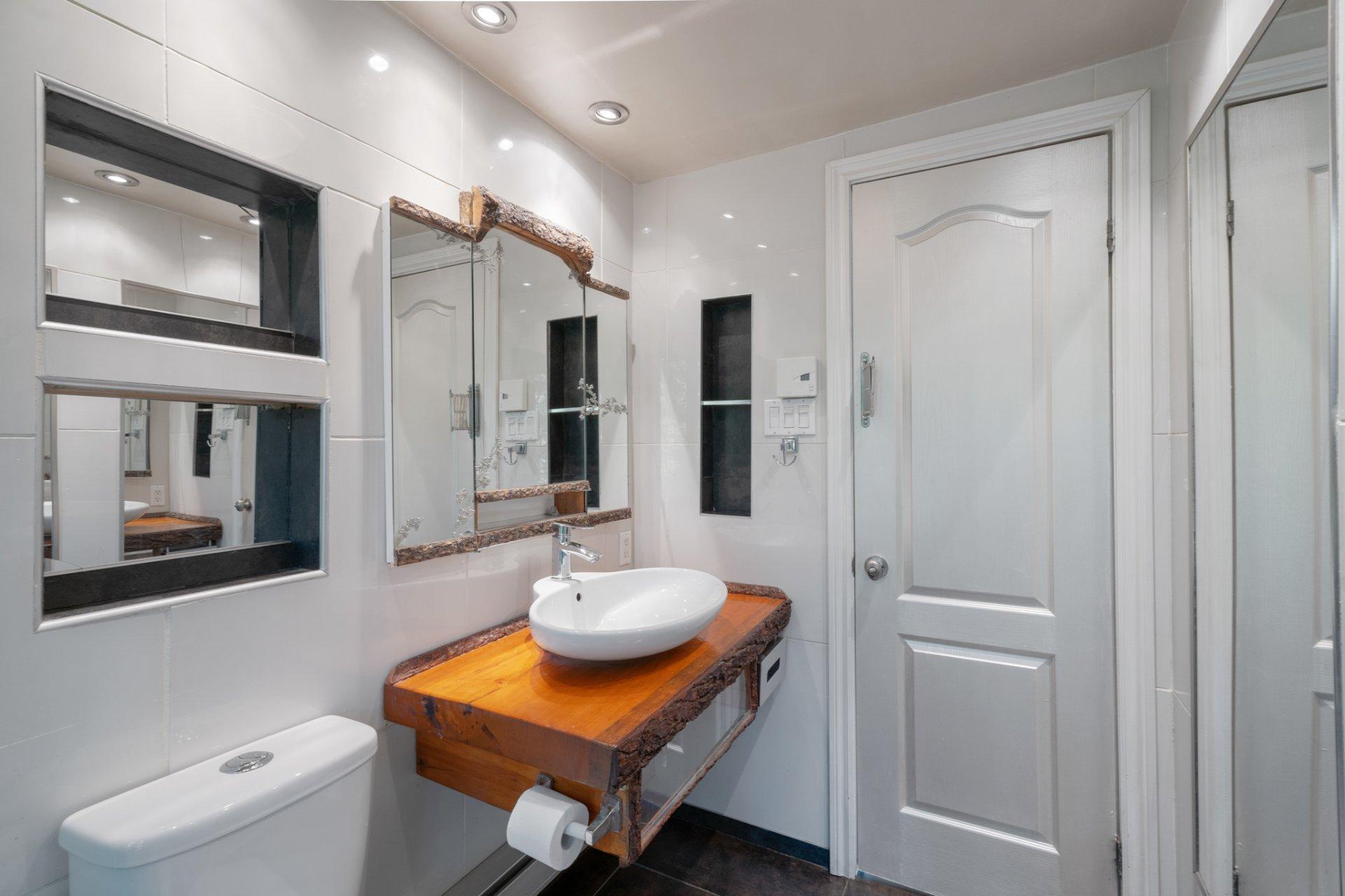 









470


Rue de l'Edelweiss

,
Sainte-Agathe-des-Monts,




QC
J8C0J9

