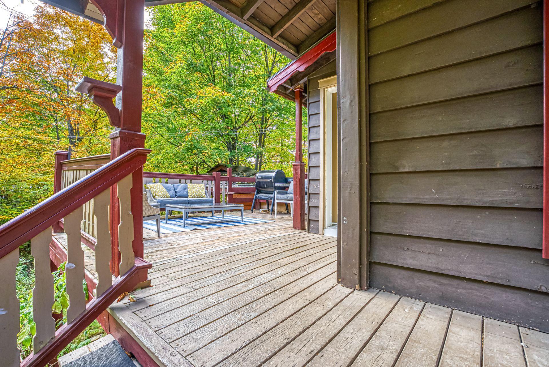 









470


Rue de l'Edelweiss

,
Sainte-Agathe-des-Monts,




QC
J8C0J9

