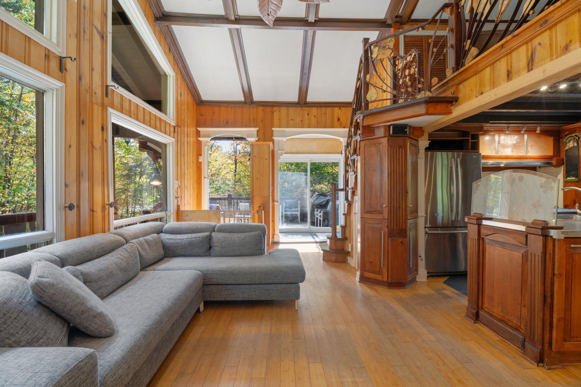 









470


Rue de l'Edelweiss

,
Sainte-Agathe-des-Monts,




QC
J8C0J9

