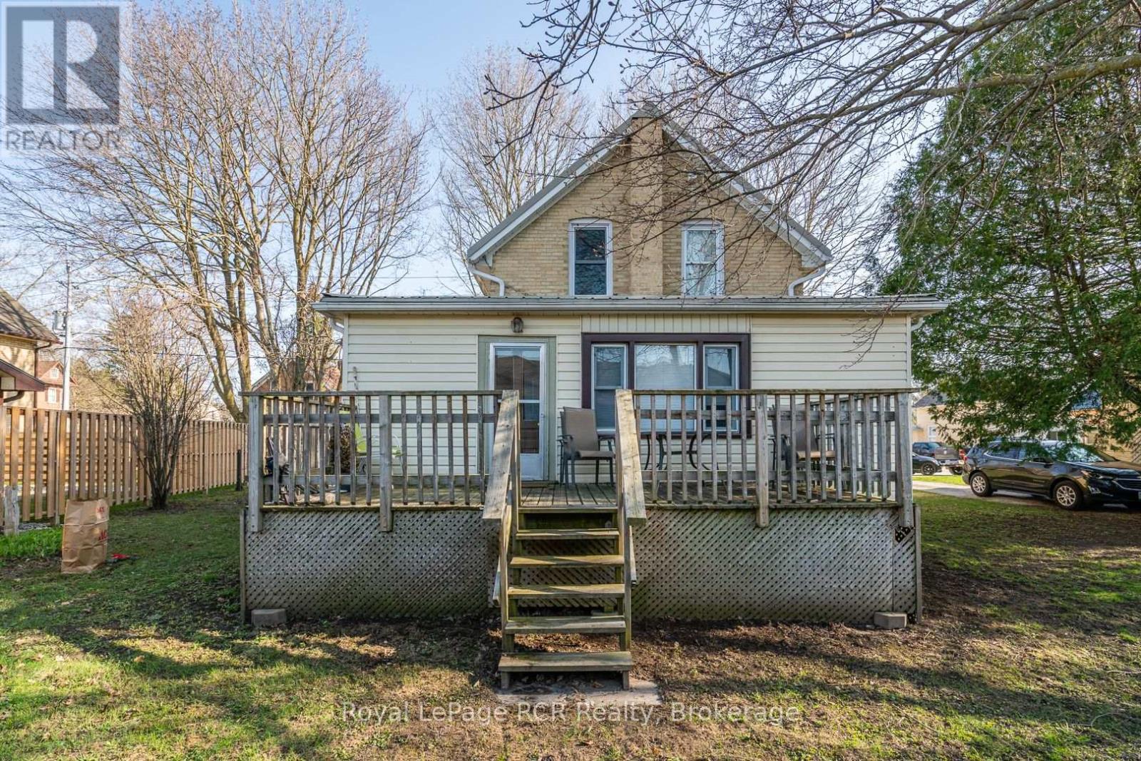 












134 9TH STREET

,
Hanover,




Ontario
N4N1K6

