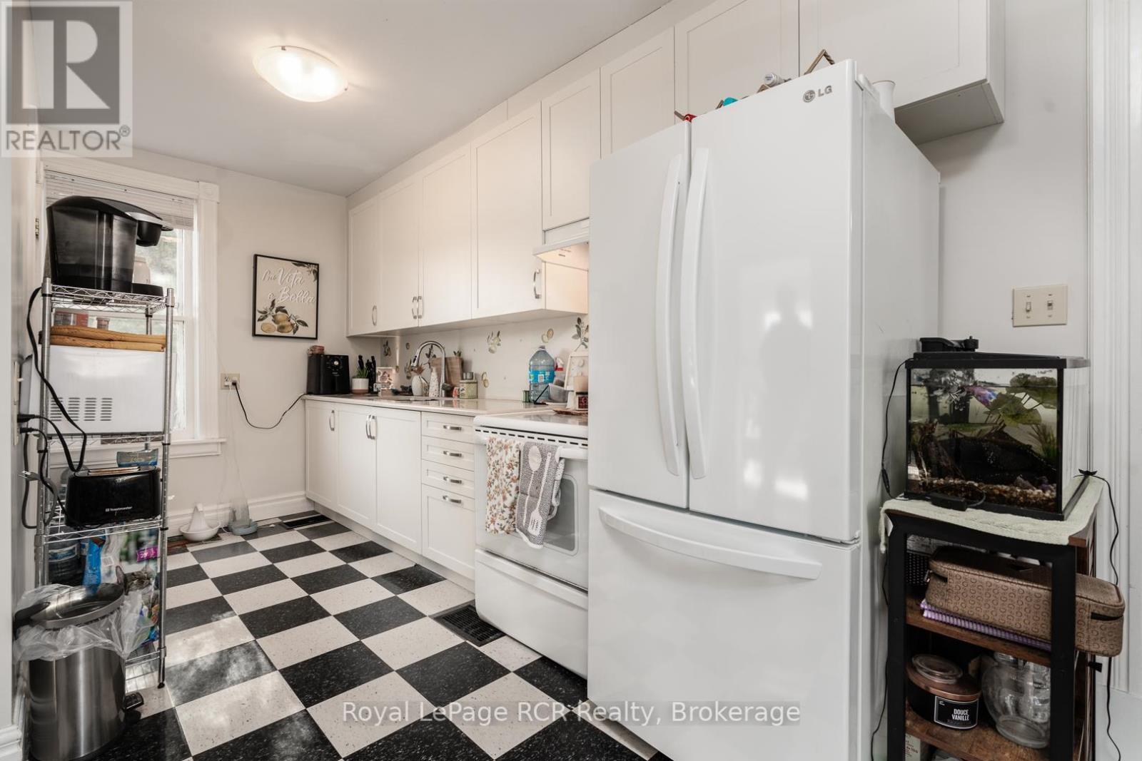












134 9TH STREET

,
Hanover,




Ontario
N4N1K6

