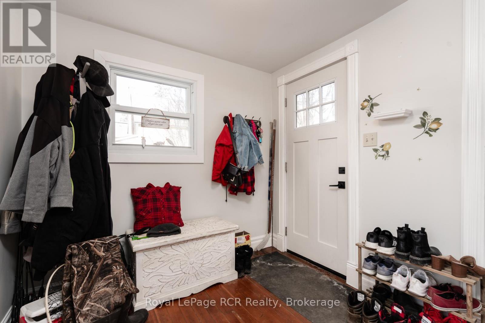 












134 9TH STREET

,
Hanover,




Ontario
N4N1K6

