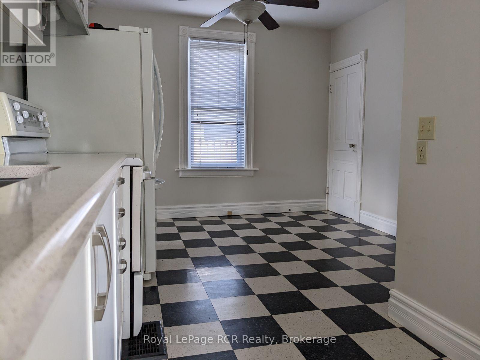 












134 9TH STREET

,
Hanover,




Ontario
N4N1K6

