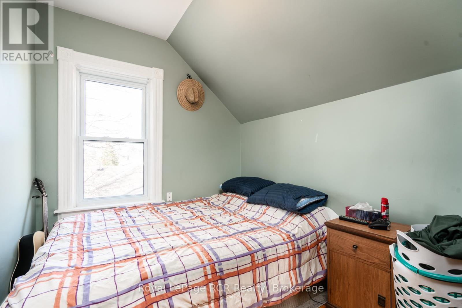 












134 9TH STREET

,
Hanover,




Ontario
N4N1K6

