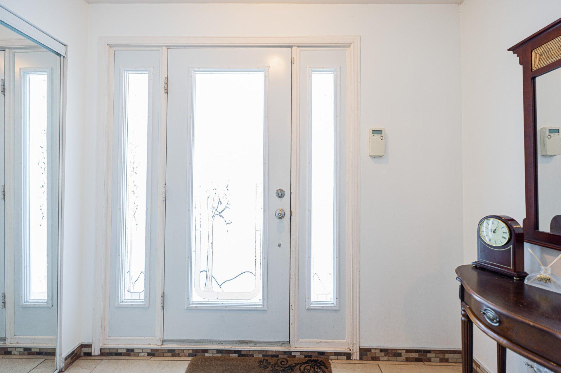 









3940


Rue Ovide

,
Brossard,




QC
J4Y2N2

