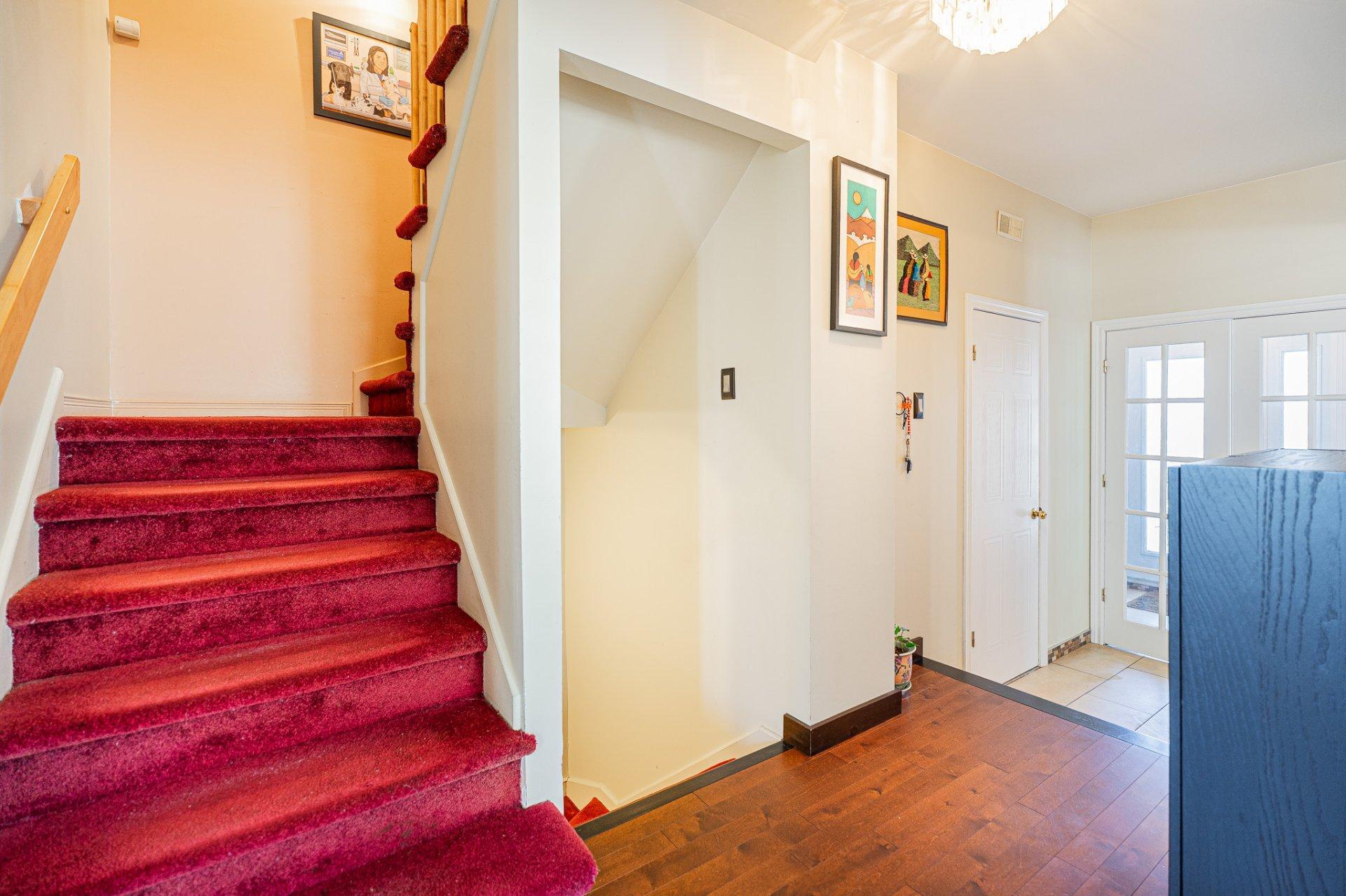 









3940


Rue Ovide

,
Brossard,




QC
J4Y2N2

