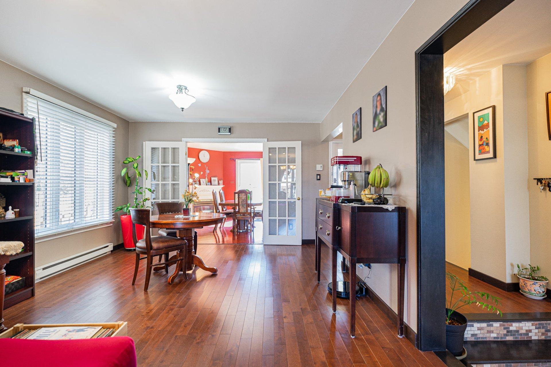 









3940


Rue Ovide

,
Brossard,




QC
J4Y2N2

