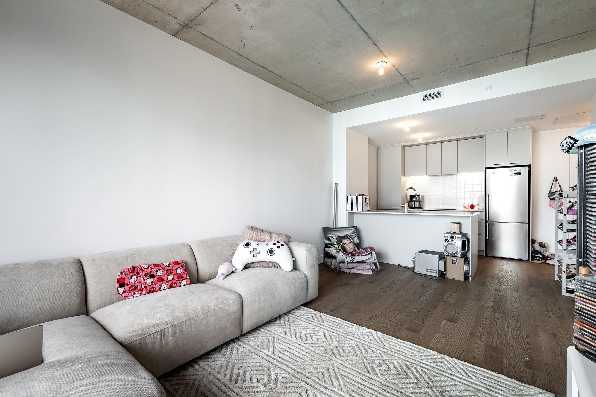 









1150


Boul. René-Lévesque E.

, 1117,
Montréal (Ville-Marie),




QC
H2L0J6


