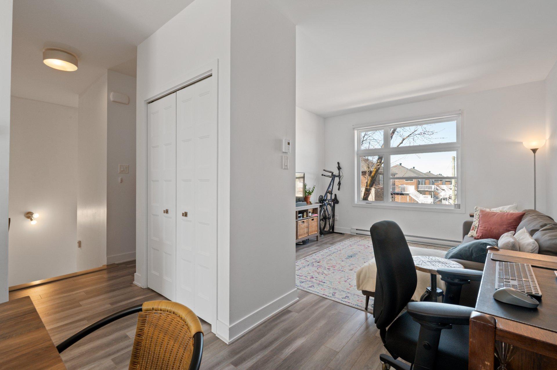 









537


Rue Séraphin-Bouc

,
Sainte-Anne-des-Plaines,




QC
J0N1H0

