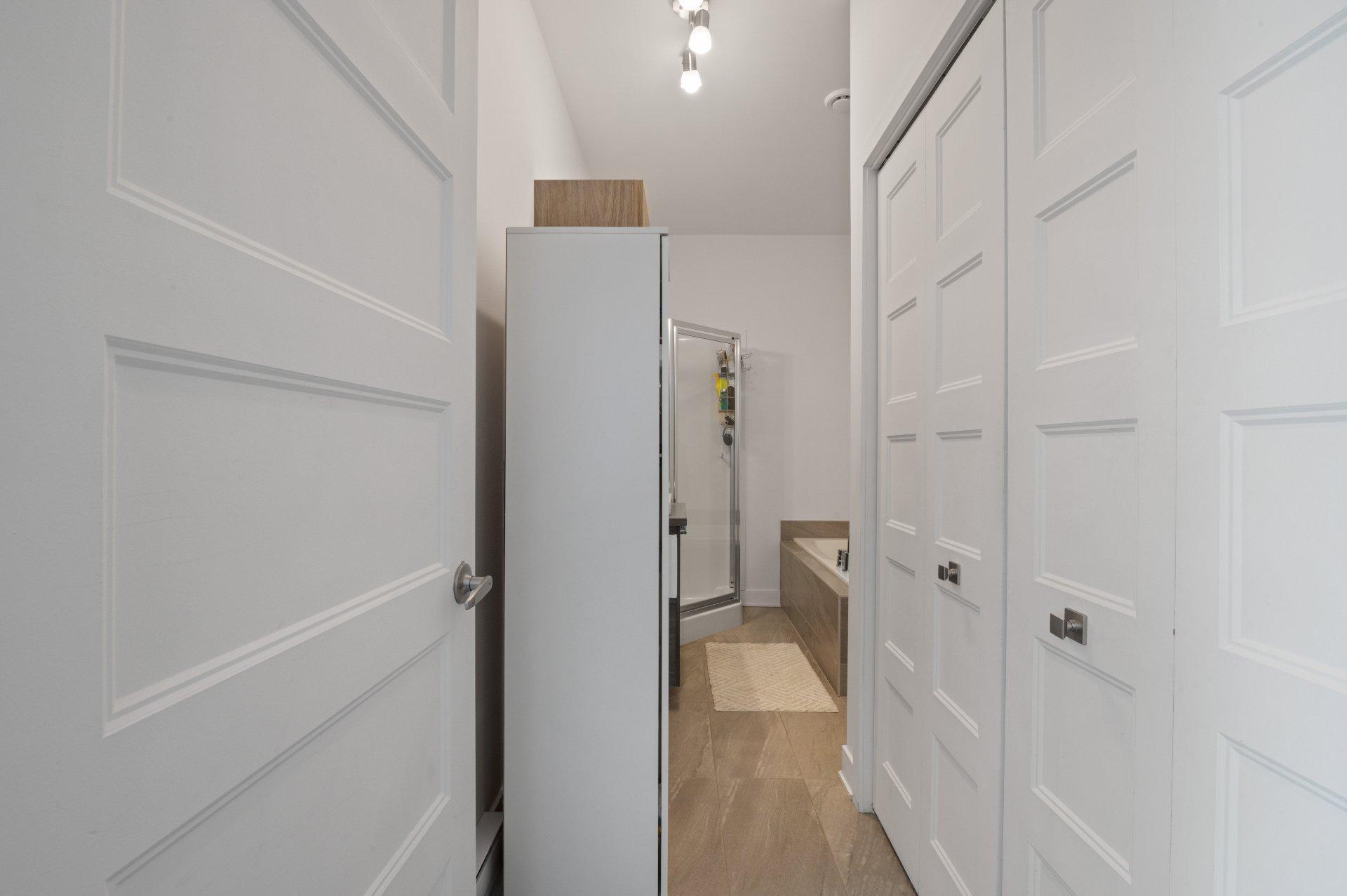 









537


Rue Séraphin-Bouc

,
Sainte-Anne-des-Plaines,




QC
J0N1H0

