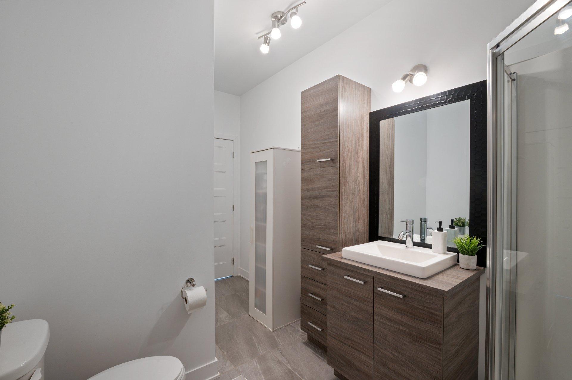 









537


Rue Séraphin-Bouc

,
Sainte-Anne-des-Plaines,




QC
J0N1H0

