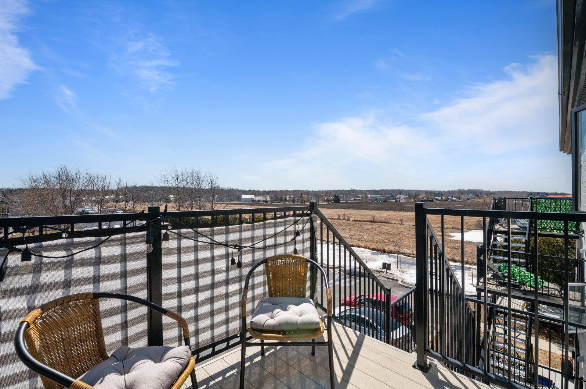 









537


Rue Séraphin-Bouc

,
Sainte-Anne-des-Plaines,




QC
J0N1H0


