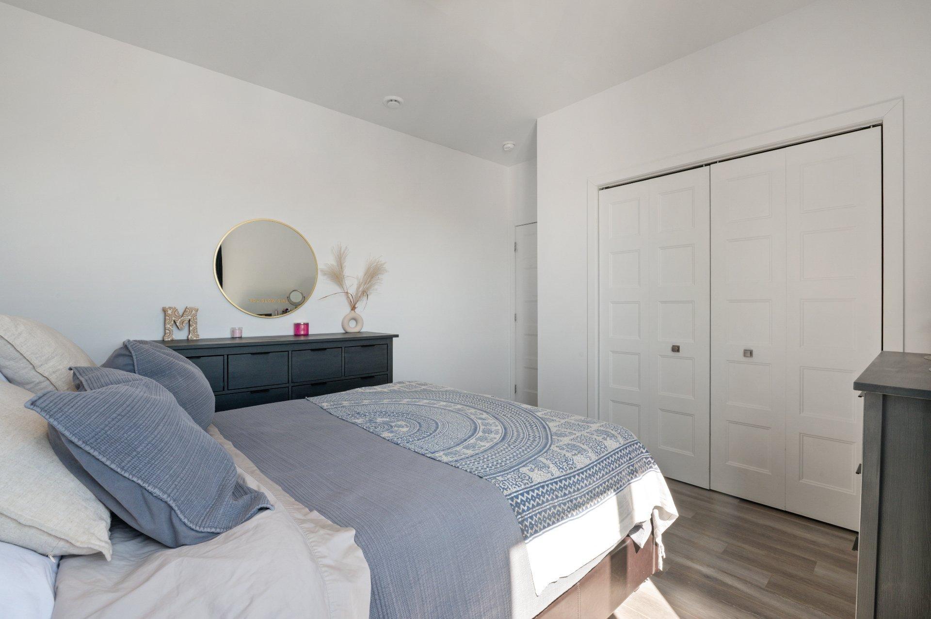 









537


Rue Séraphin-Bouc

,
Sainte-Anne-des-Plaines,




QC
J0N1H0


