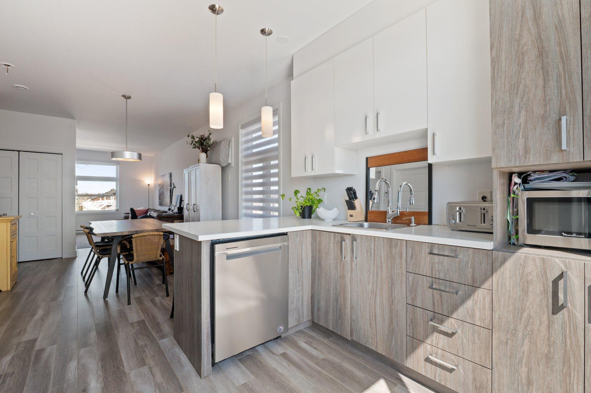 









537


Rue Séraphin-Bouc

,
Sainte-Anne-des-Plaines,




QC
J0N1H0

