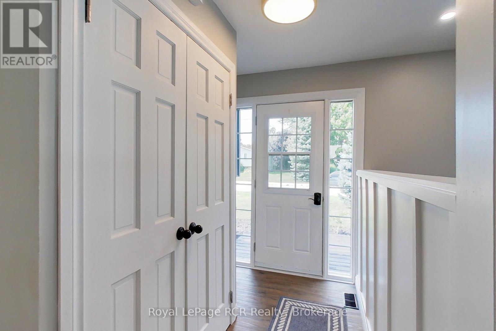 












8 WILLIAM STREET N

,
Huron-Kinloss,




Ontario
N0G2R0

