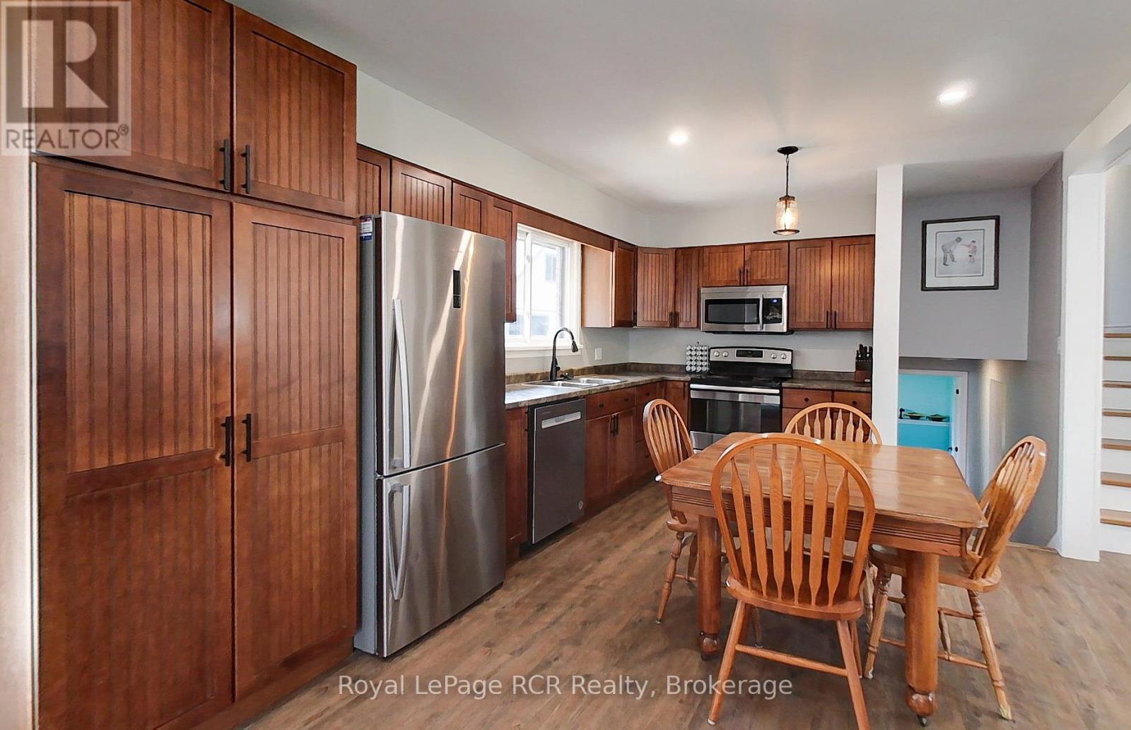 












8 WILLIAM STREET N

,
Huron-Kinloss,




Ontario
N0G2R0

