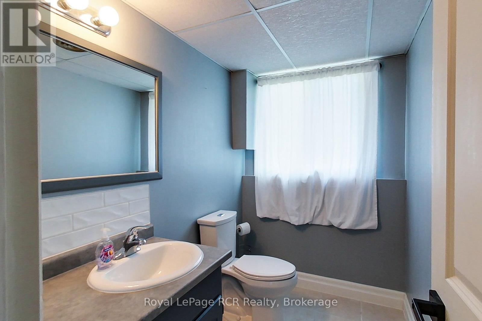 












8 WILLIAM STREET N

,
Huron-Kinloss,




Ontario
N0G2R0

