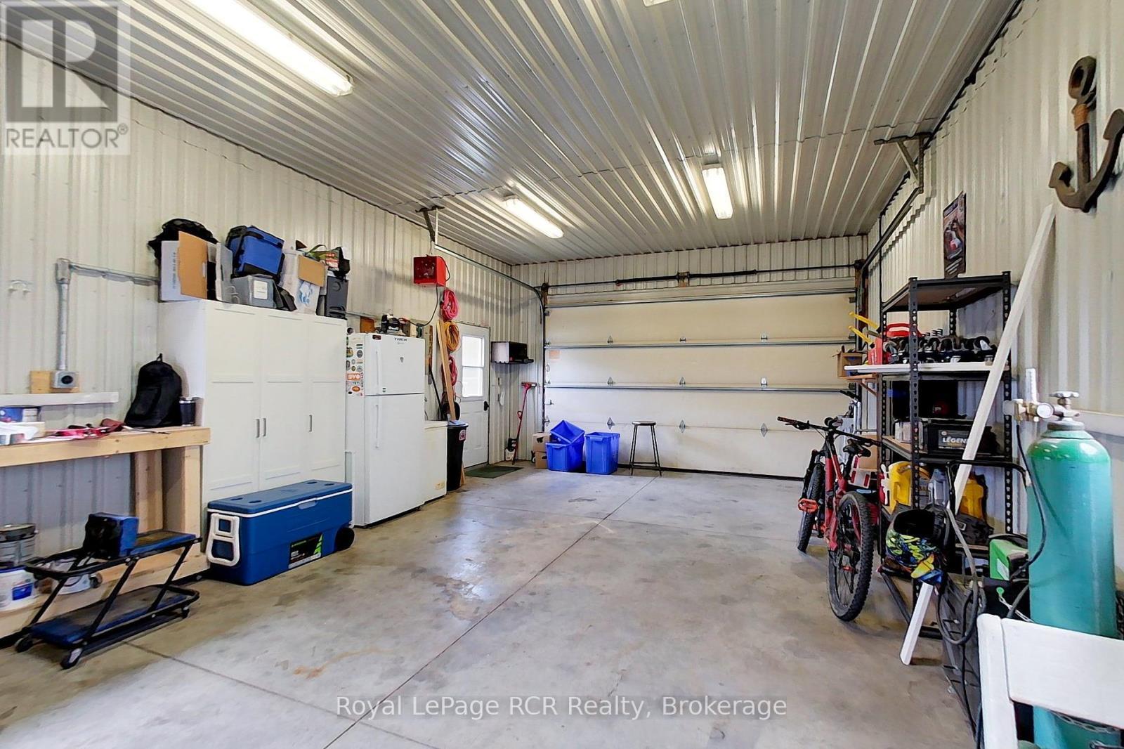 












8 WILLIAM STREET N

,
Huron-Kinloss,




Ontario
N0G2R0


