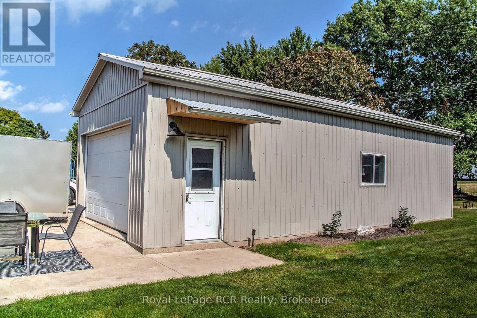 












8 WILLIAM STREET N

,
Huron-Kinloss,




Ontario
N0G2R0

