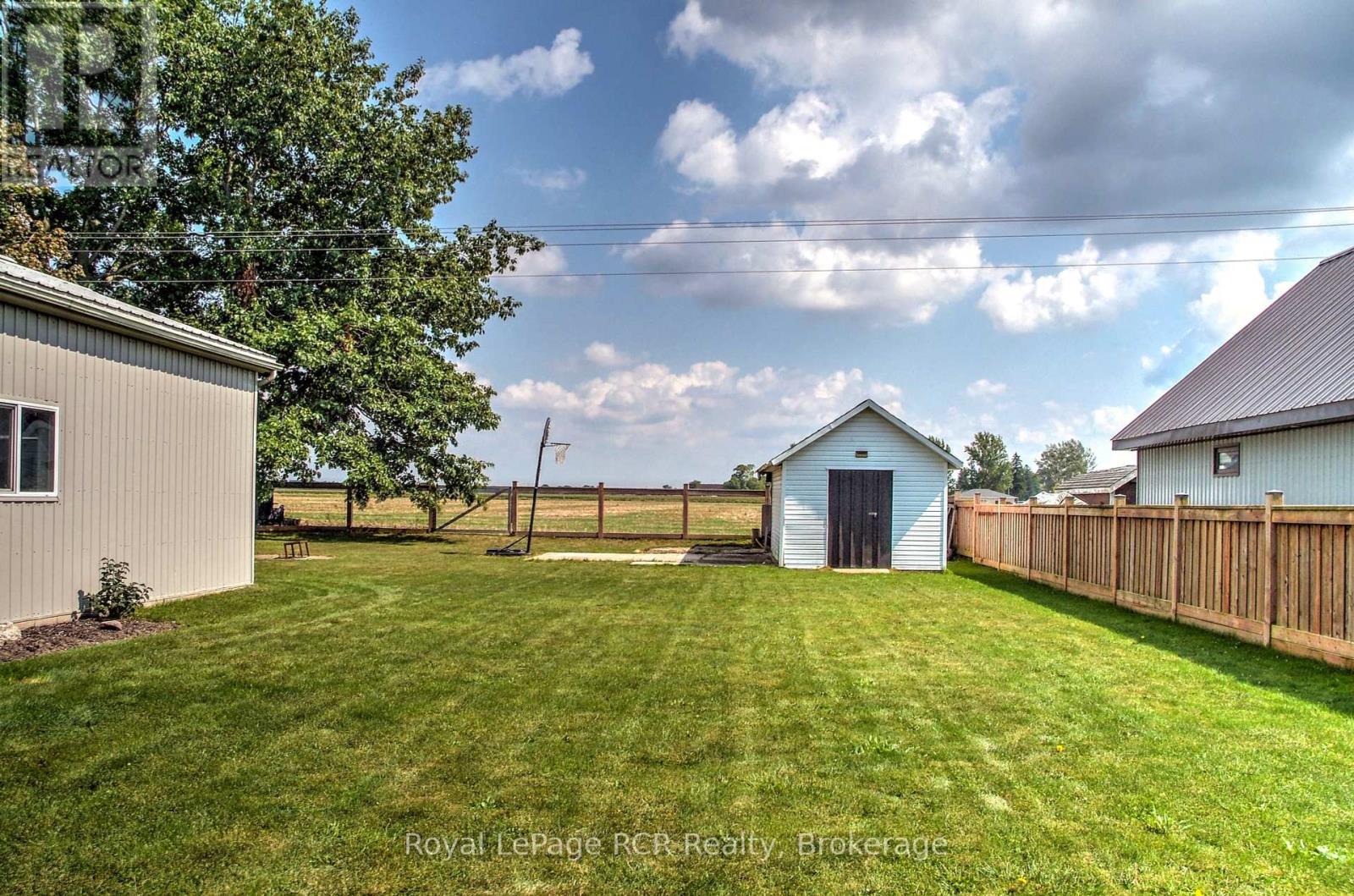 












8 WILLIAM STREET N

,
Huron-Kinloss,




Ontario
N0G2R0

