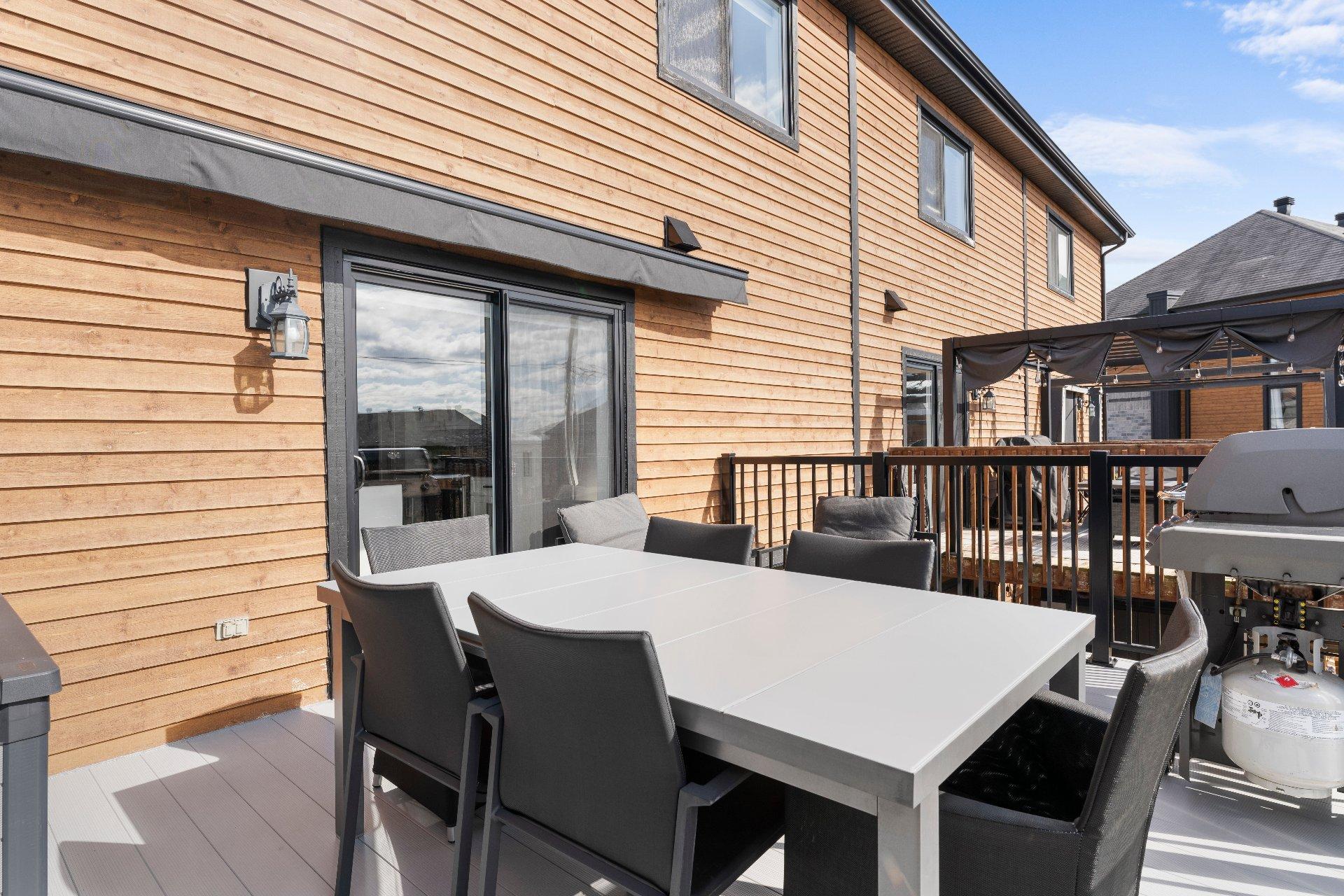 









1335


Rue Mansourati

,
Sherbrooke (Brompton/Rock Forest/Saint-Élie/Deauville),




QC
J1N0T3

