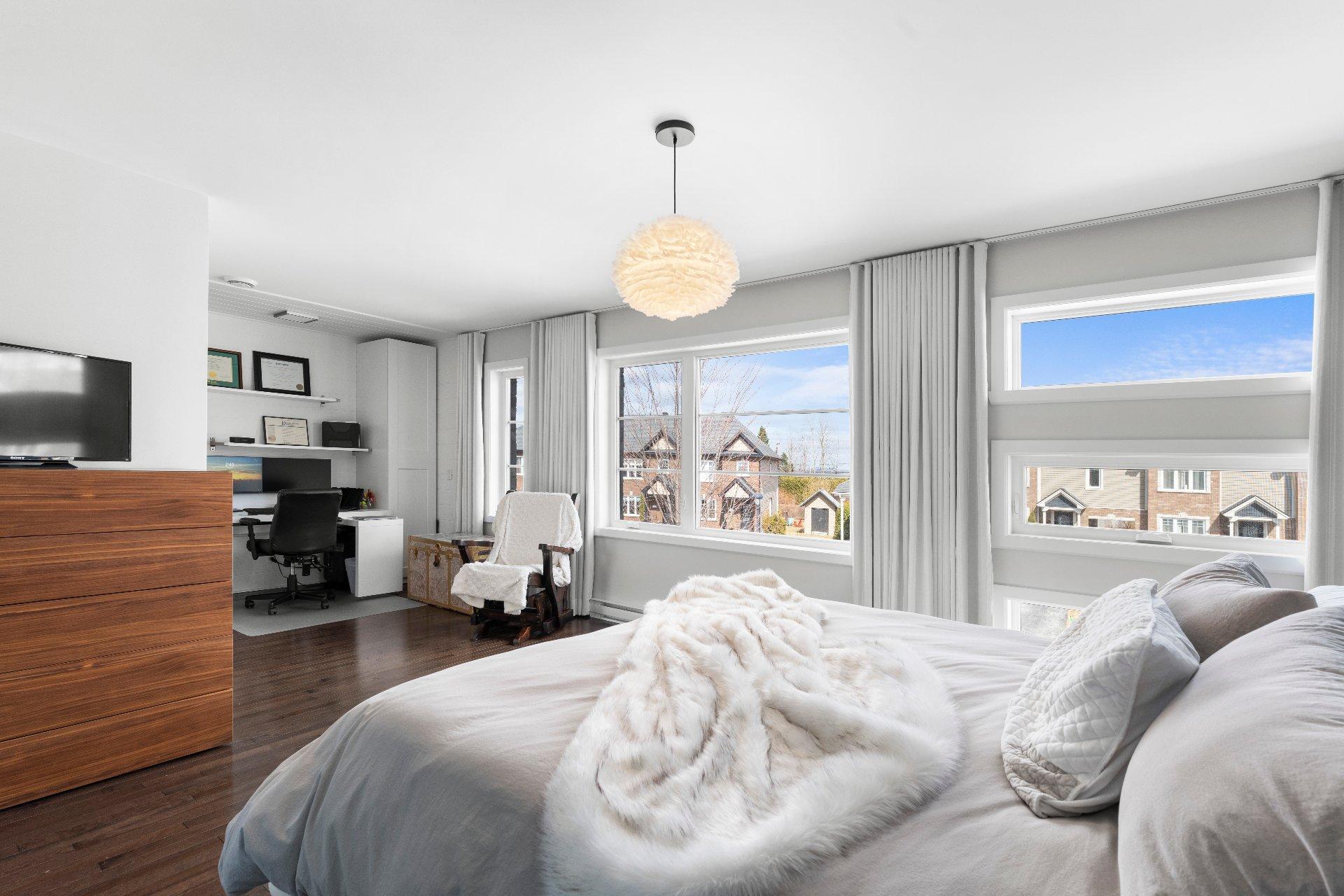 









1335


Rue Mansourati

,
Sherbrooke (Brompton/Rock Forest/Saint-Élie/Deauville),




QC
J1N0T3

