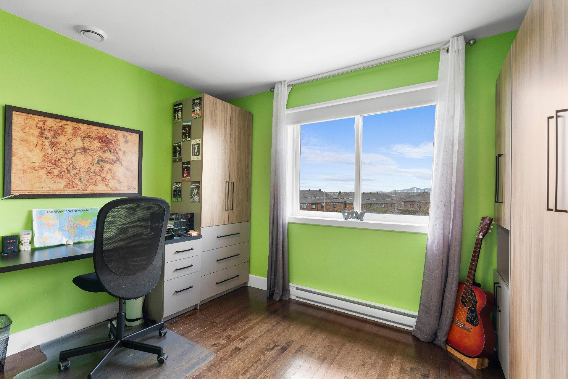 









1335


Rue Mansourati

,
Sherbrooke (Brompton/Rock Forest/Saint-Élie/Deauville),




QC
J1N0T3

