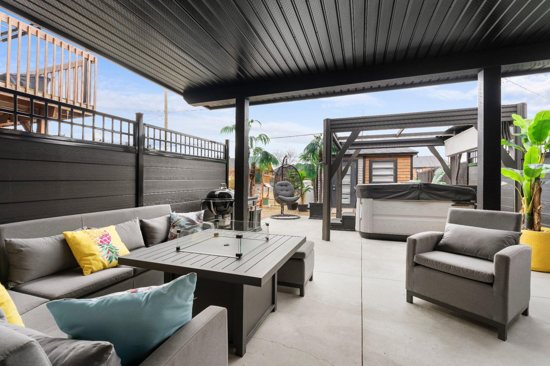 









1335


Rue Mansourati

,
Sherbrooke (Brompton/Rock Forest/Saint-Élie/Deauville),




QC
J1N0T3

