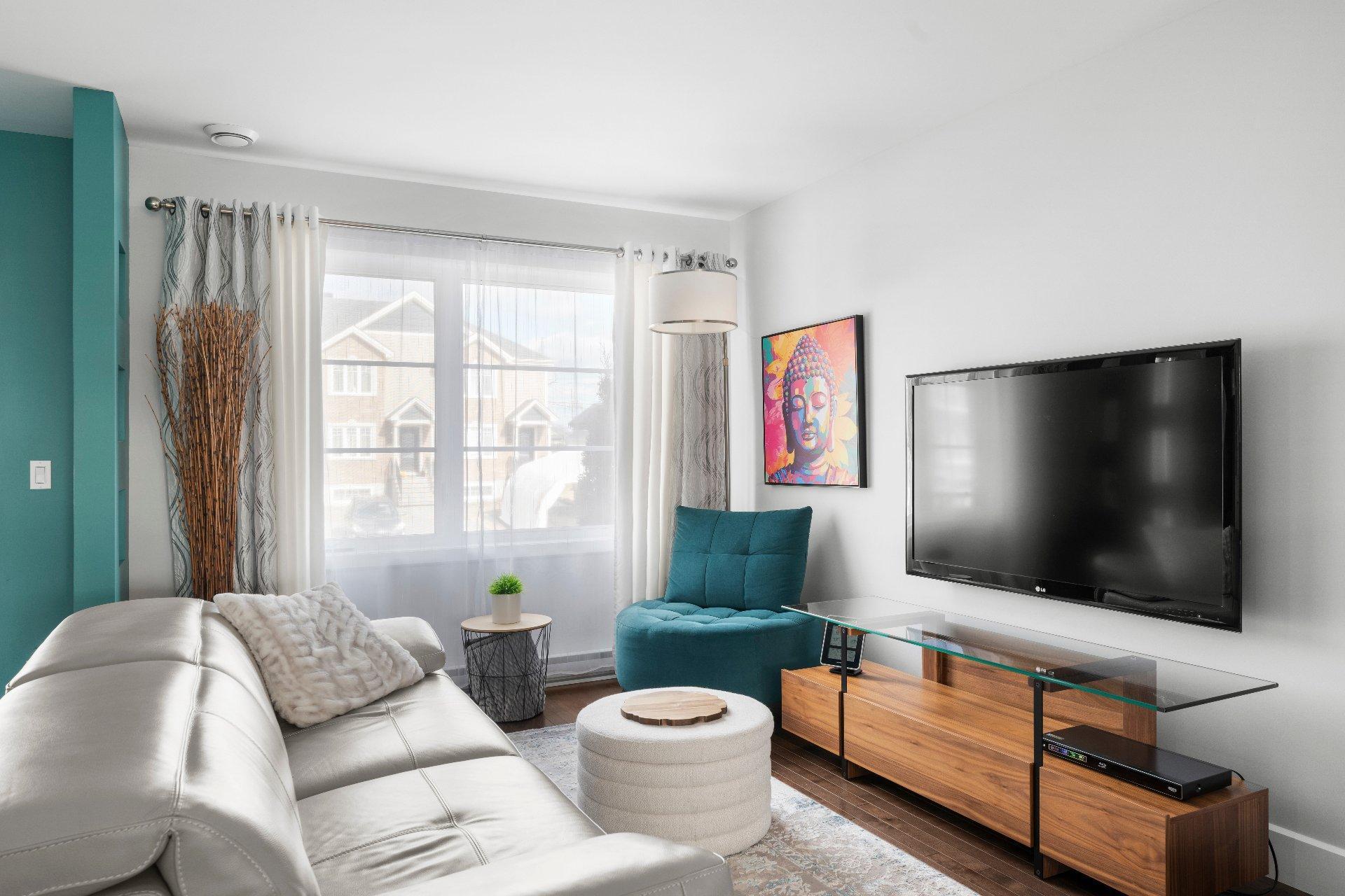 









1335


Rue Mansourati

,
Sherbrooke (Brompton/Rock Forest/Saint-Élie/Deauville),




QC
J1N0T3

