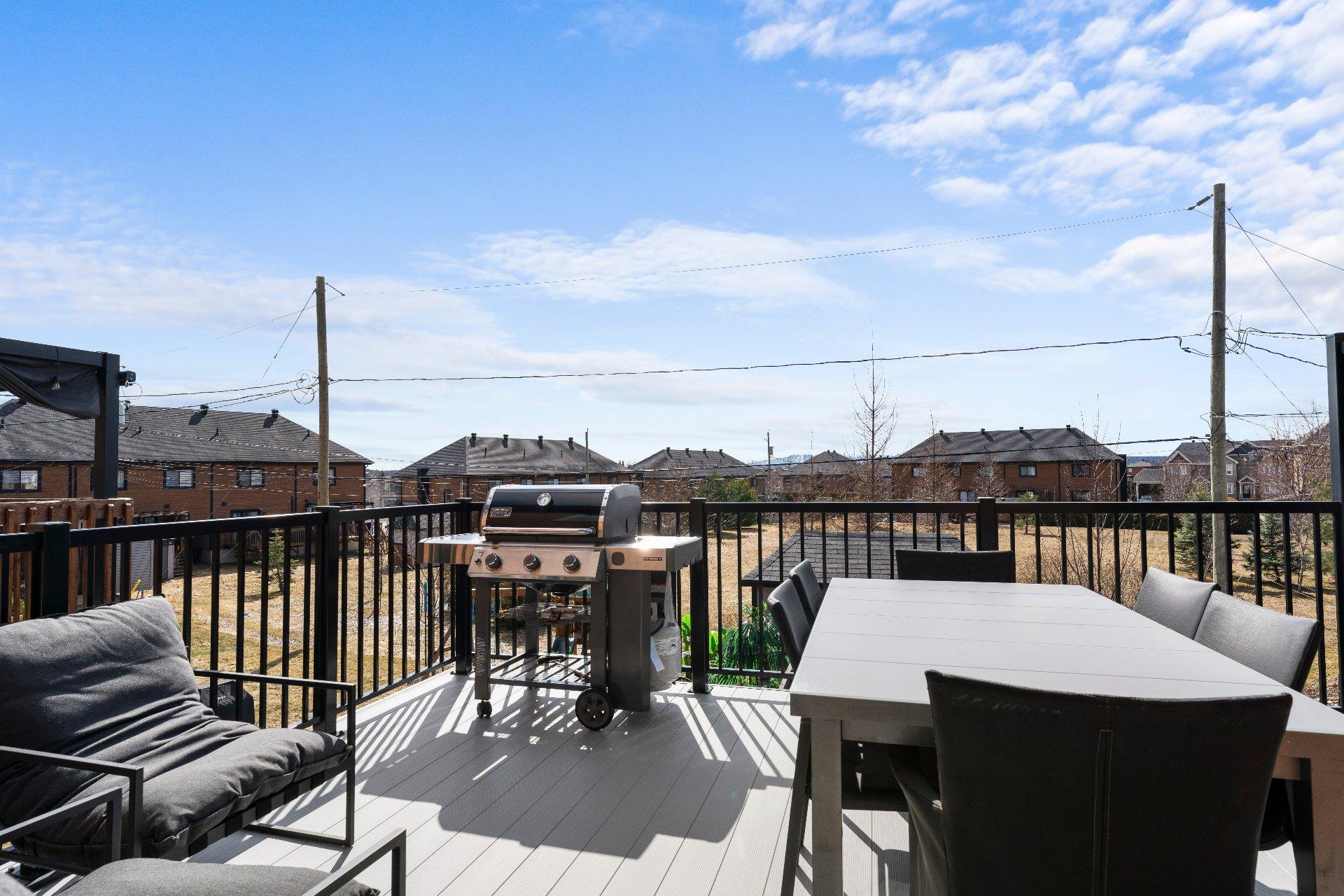 









1335


Rue Mansourati

,
Sherbrooke (Brompton/Rock Forest/Saint-Élie/Deauville),




QC
J1N0T3

