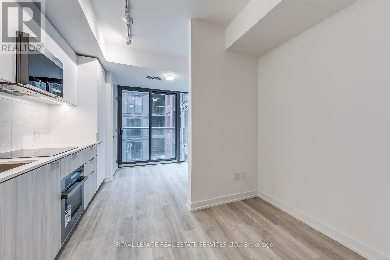 












828 - 28 EASTERN AVENUE

,
Toronto,




Ontario
M5A0Y2

